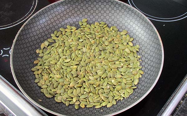 Toast the pumpkin seeds