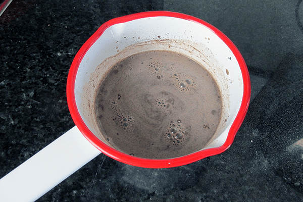 Heat the milk and chocolate with the gelatine.