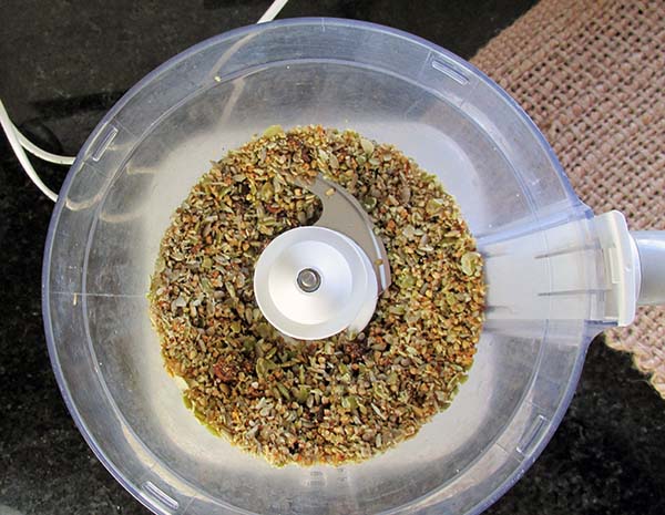 Mix the nut-free breakfast crunch with the honey and the melted coconut oil together