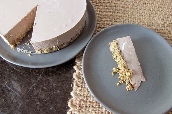 Slice the cheesecake