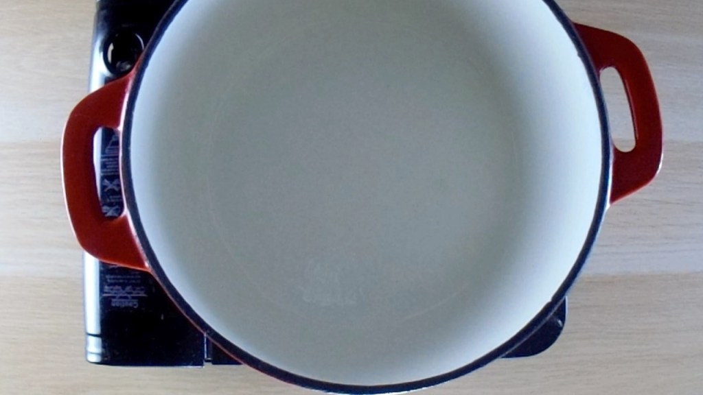 Take a large stock pot.