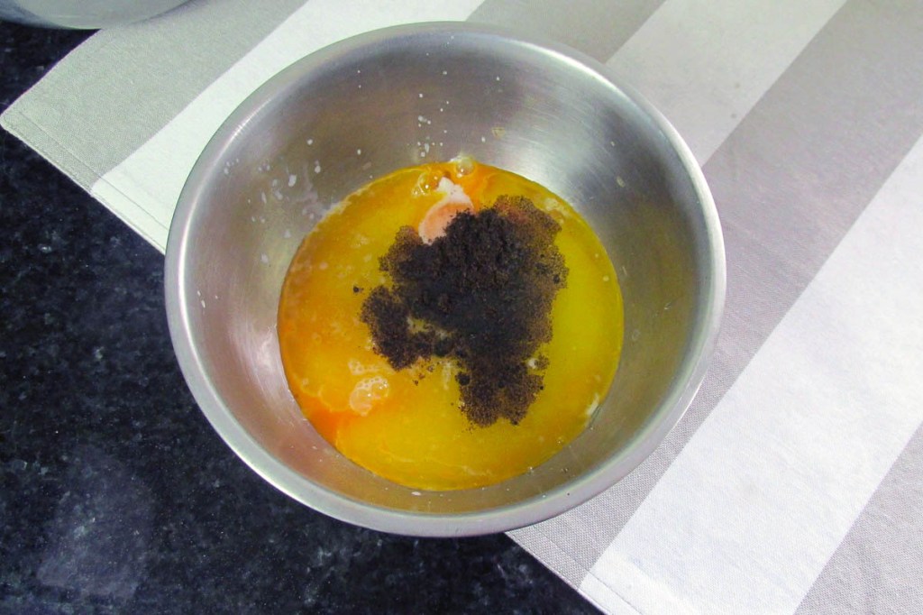 In another bowl, mix together the melted butter, coconut cream, vanilla and maple syrup until it is foamy.