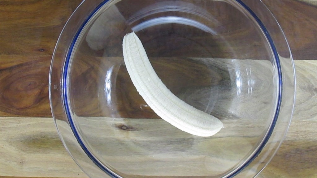 Place the banana in a bowl