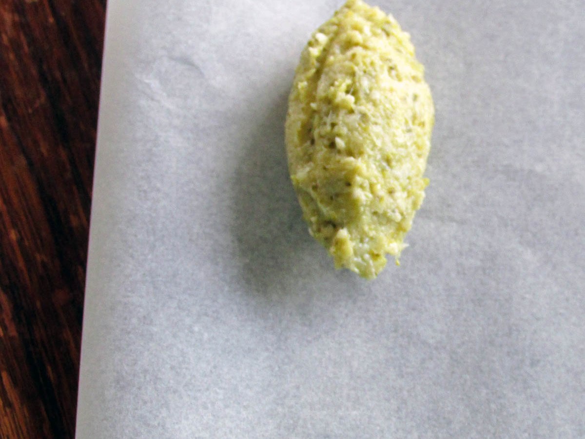 How to make a&nbsp;quenelle