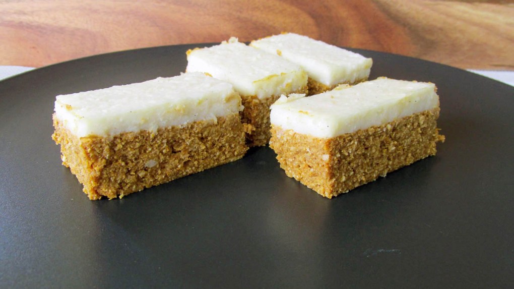 Carrot cake bars ready to eat.