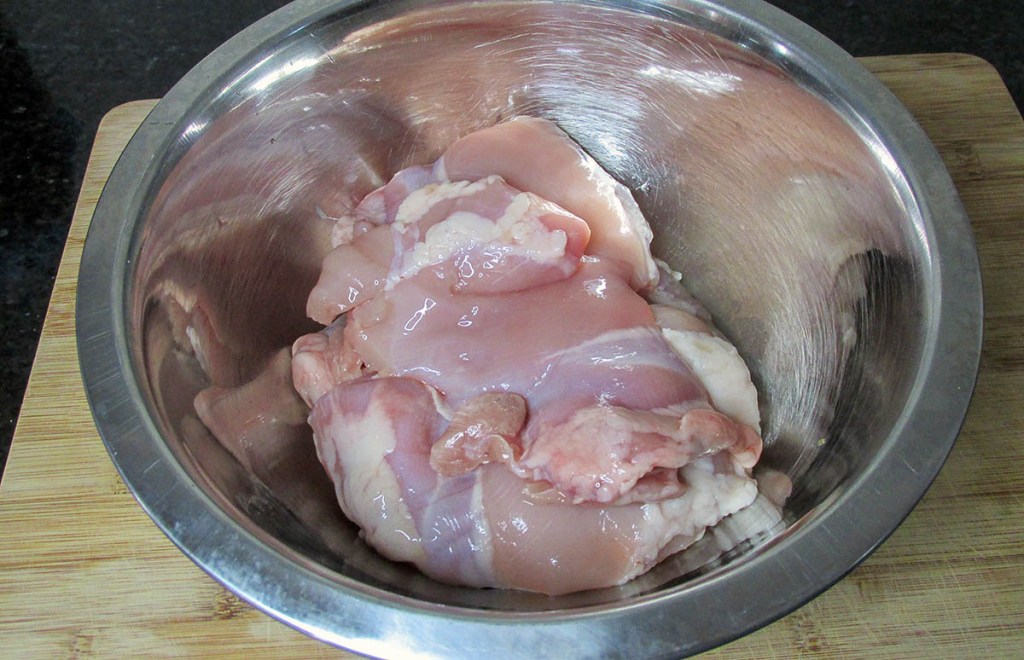 Place the chicken tights in a bowl