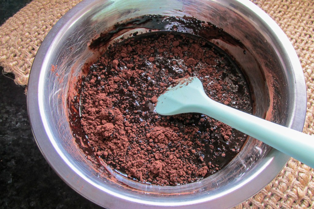 Mix well with a spatula.