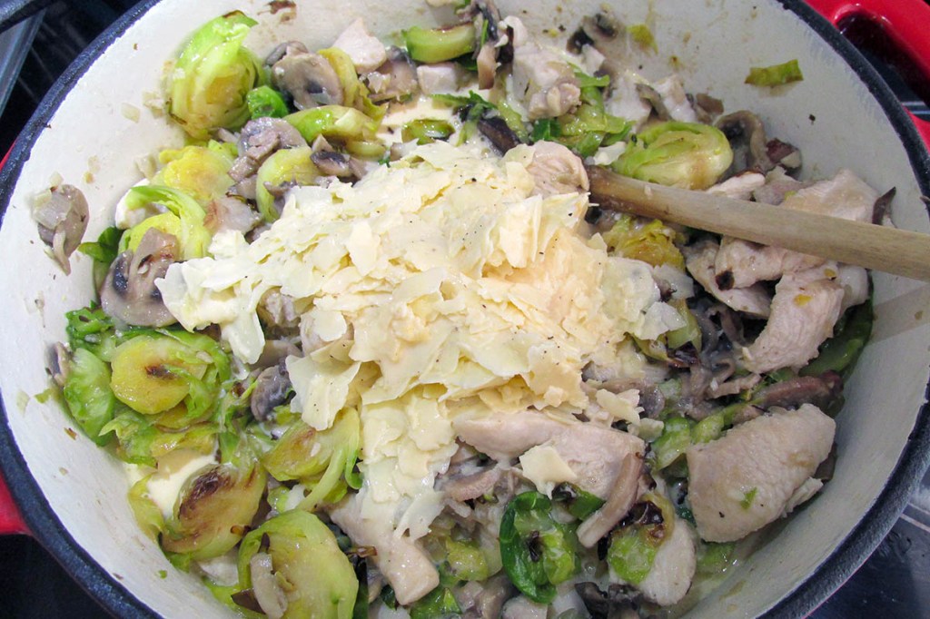 Add the cream and egg mixture to the pan and turn off the heat.
