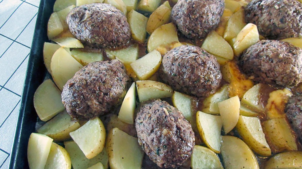 Perfectly cooked potatoes and mini meatloaves