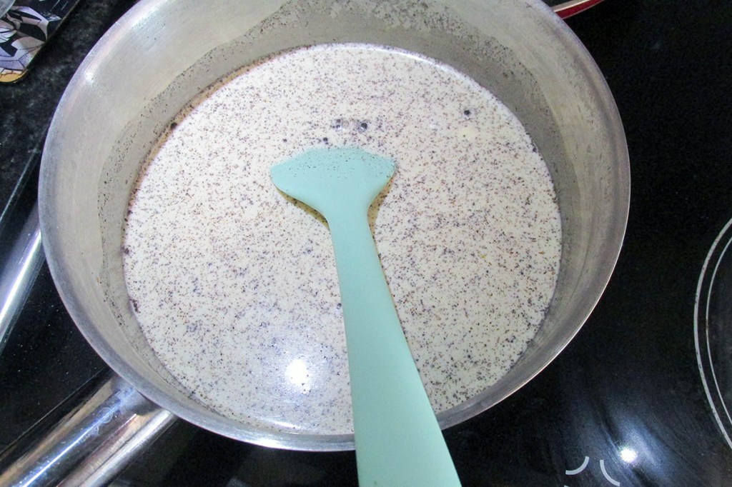 When the milk has started to steam it is ready to use.
