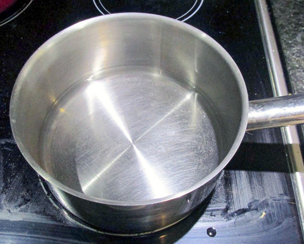 Take a large saucepan