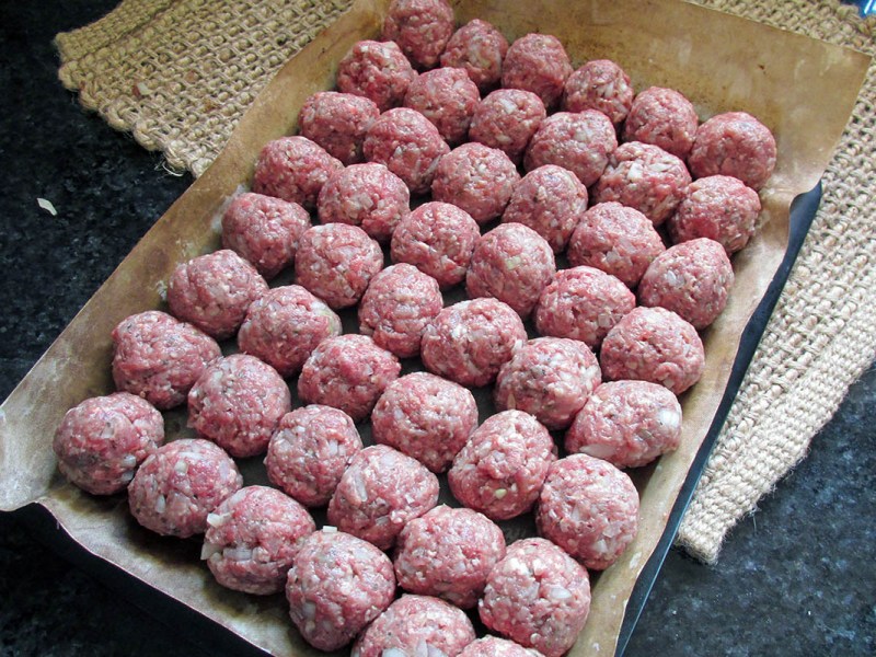How to make&nbsp;meatballs